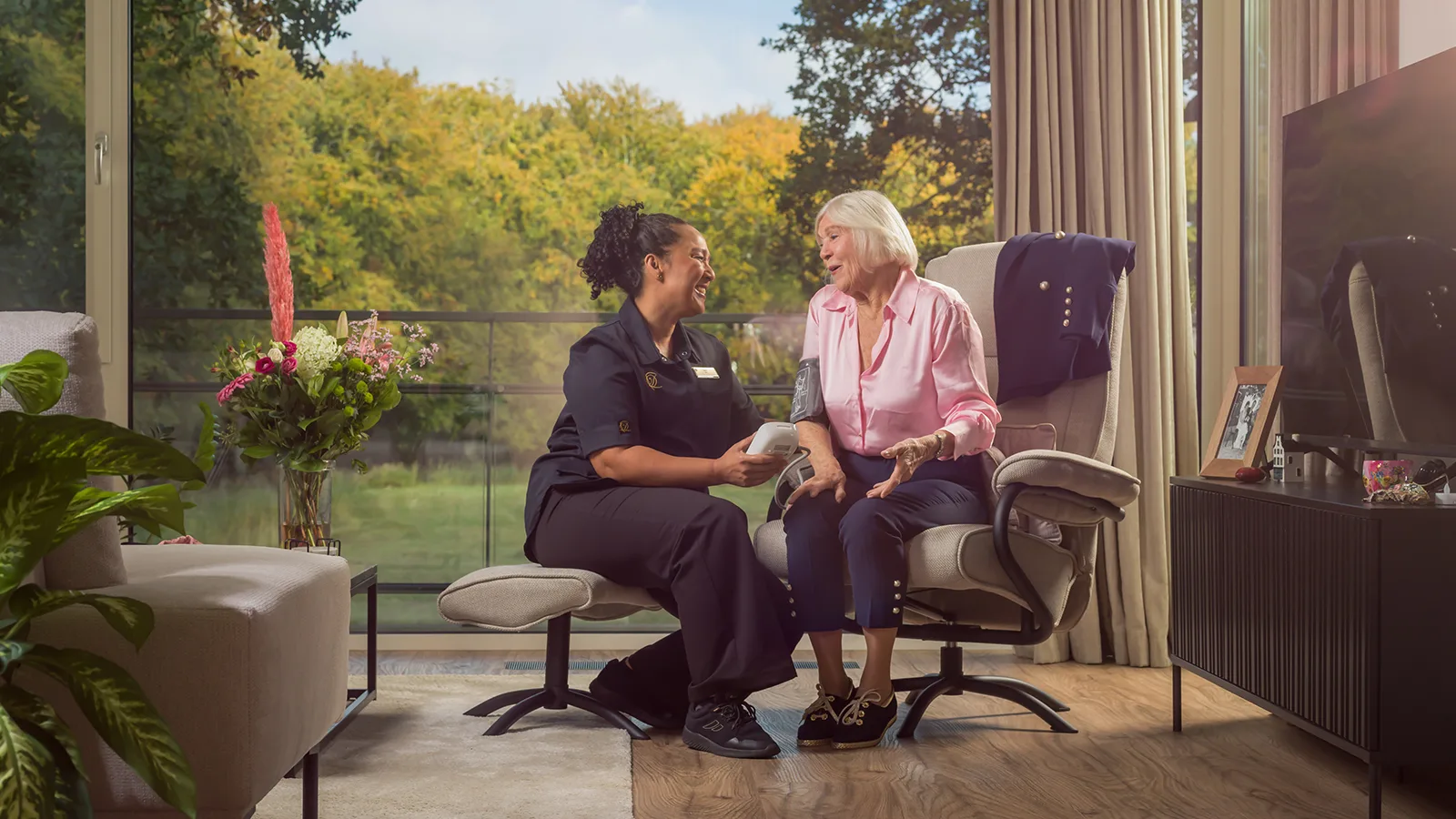 WEBVERSIE – ZGDL_Campagnebeelden_BloeddrukMeten_1600x900