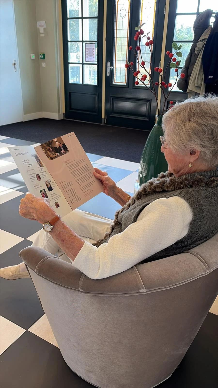 Villa Sluysoort – Bewoonster leest de 5e editie van Lares
